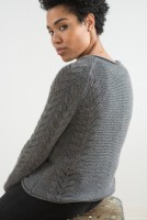 Стильный пуловер спицами отдельными деталями