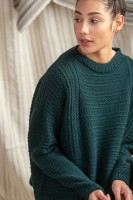 Женский пуловер, связанный спицами от горловины отдельными деталями
