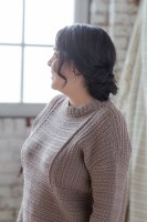 Пуловер-печворк, связанный спицами отдельными деталями