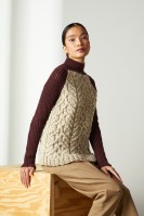 Интересный женский пуловер для прохладной погоды