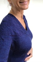 Пуловер с разными вариантами формирования талии и длины изделия
