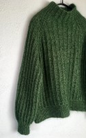 Пуловер из шерсти и мохера толстыми спицами