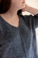 Удобный женский пуловер спицами