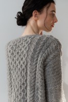 Стильный пуловер с длинным рукавом, связанный по кругу
