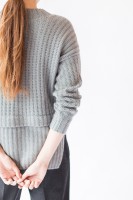 Стильный пуловер резинкойдля любого случая жизни