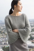 Женский свитер спицами одной деталью