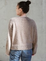 Однотонный вариант пуловера спицами