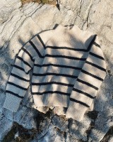 Женский свитер свободной посадки с полосками