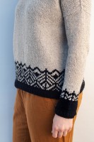 Жаккард, украшающий пуловер, связанный спицами