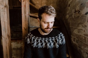 Пуловер для мужчин с длинным рукавом и геометрическим узором