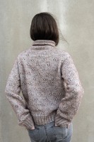 Пуловер с длинными рукавами спицами без швов