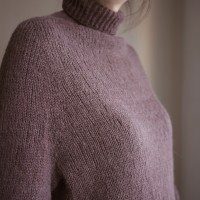 Пуловер регланом сверху спицами