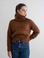 Короткий свитер