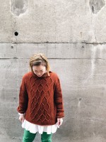 Модный свитер оверсайз модель 2021 года
